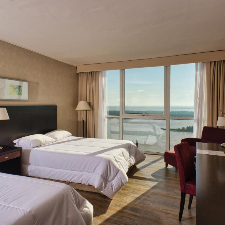 Howard Johnson Plaza Resort & Casino Mayorazgo - Superior Twin Room - 1