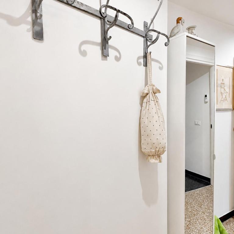 Hostdomus - Casa Tiffany - Appartamento con 2 Camere da Letto - 8