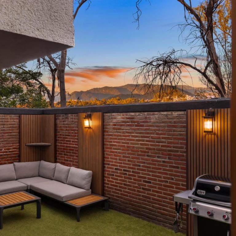 Sierra Vista Contemporary Townhouse BBQ Brand New - Five-Bedroom House - 47