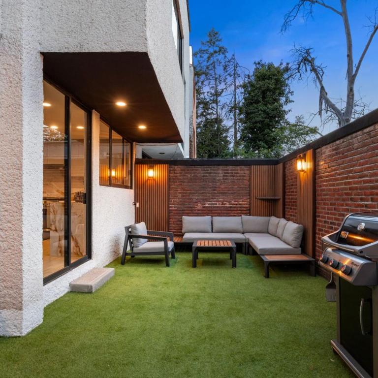 Sierra Vista Contemporary Townhouse BBQ Brand New - Five-Bedroom House - 48