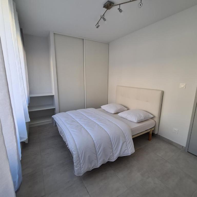 Location T3 ax les thermes - Appartement 2 Chambres - 9
