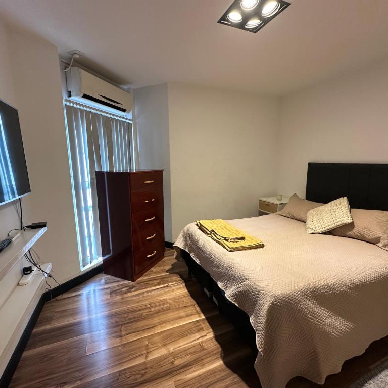 Departamento con PILETA y gran balcón terraza con quincho y asador propio - Apartamento de 1 dormitorio - 20