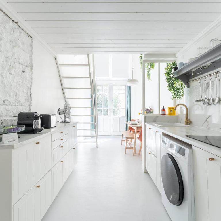 Urban White - loft lumineux avec terrasse - Studio - 6