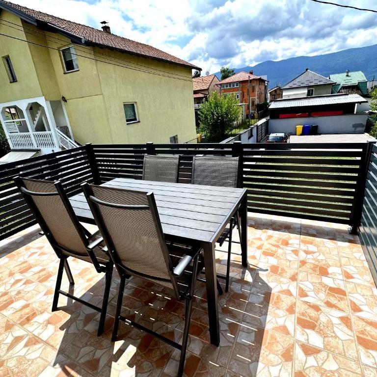 Brothers House - Apartman sa 2 Spavaće Sobe i Terasom - 9