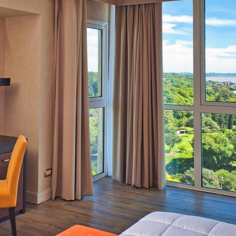Howard Johnson Plaza Resort & Casino Mayorazgo - Corner Suite - 5