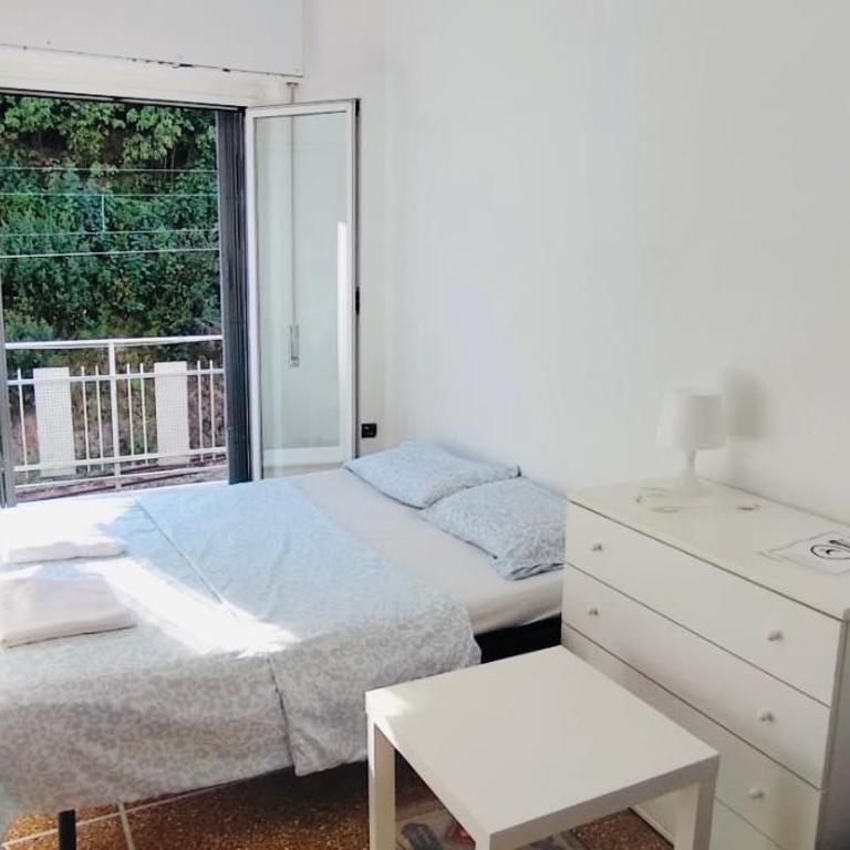 Centrum Twin & Triple Rooms Shared Bath - Camera Matrimoniale - 1