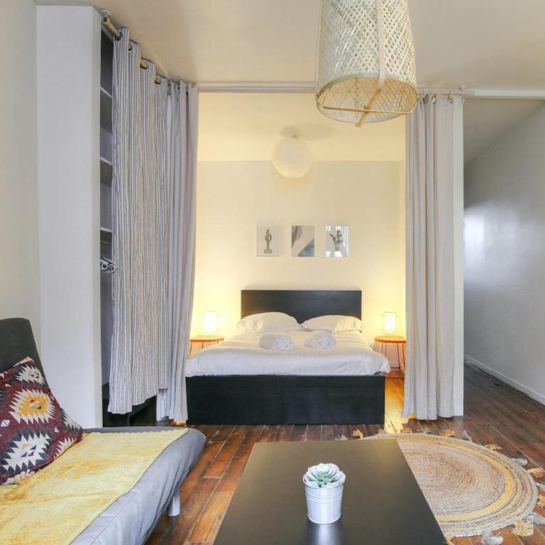 Charming with balcony in the heart of the 7th - Apartment - 5