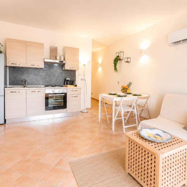 Homey Experience - Green Design Apartment - Two-Bedroom Apartment - 9