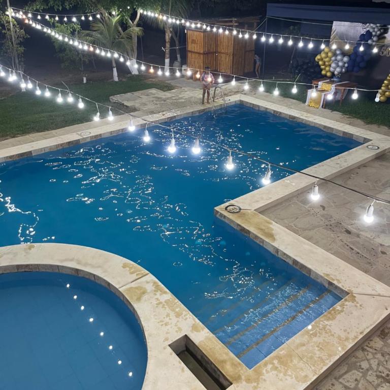 Kalani Heights Apartments, Sports and Events Center - Deluxe Queen Studio - 9