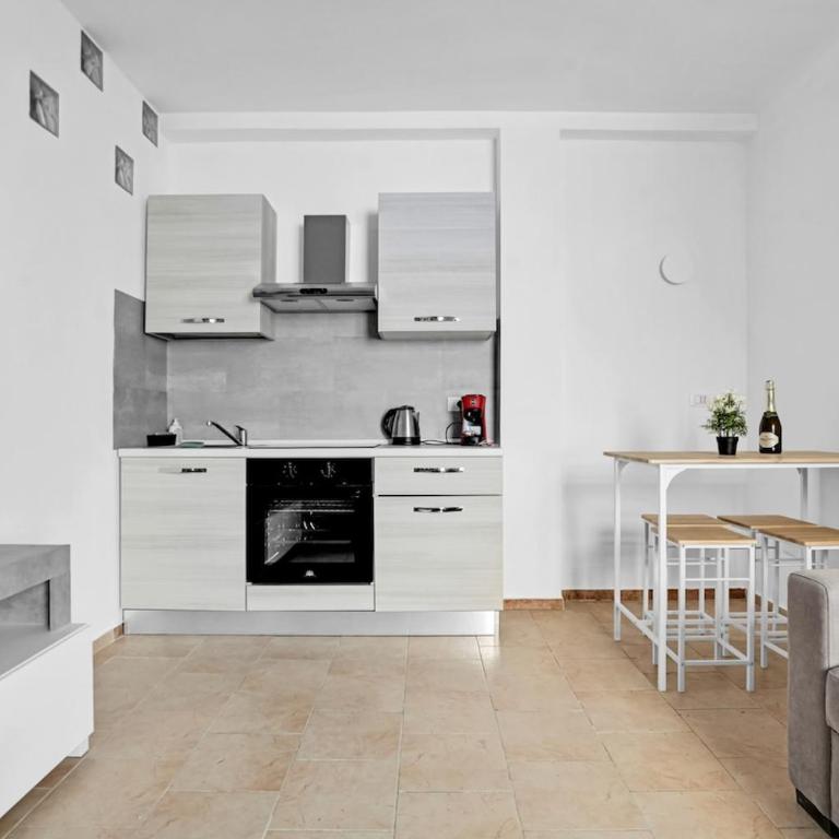 CA7 Luminoso Bilocale Moderno vicino alla stazione - Appartamento con 1 Camera da Letto - 5