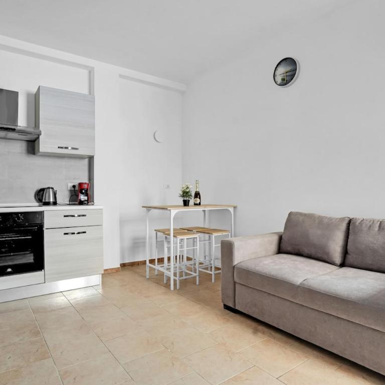 CA7 Luminoso Bilocale Moderno vicino alla stazione - Appartamento con 1 Camera da Letto - 6