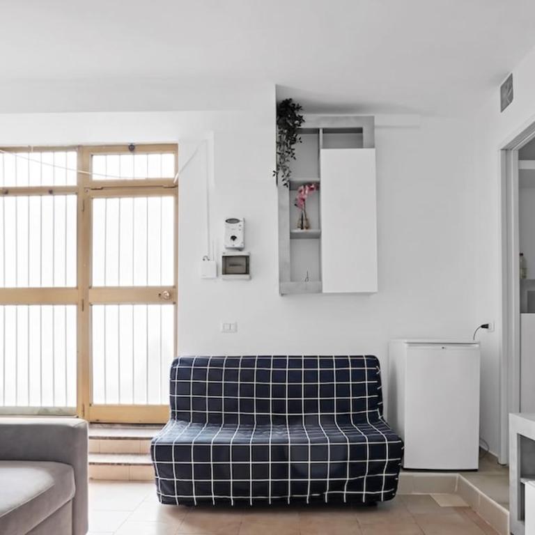 CA7 Luminoso Bilocale Moderno vicino alla stazione - Appartamento con 1 Camera da Letto - 8