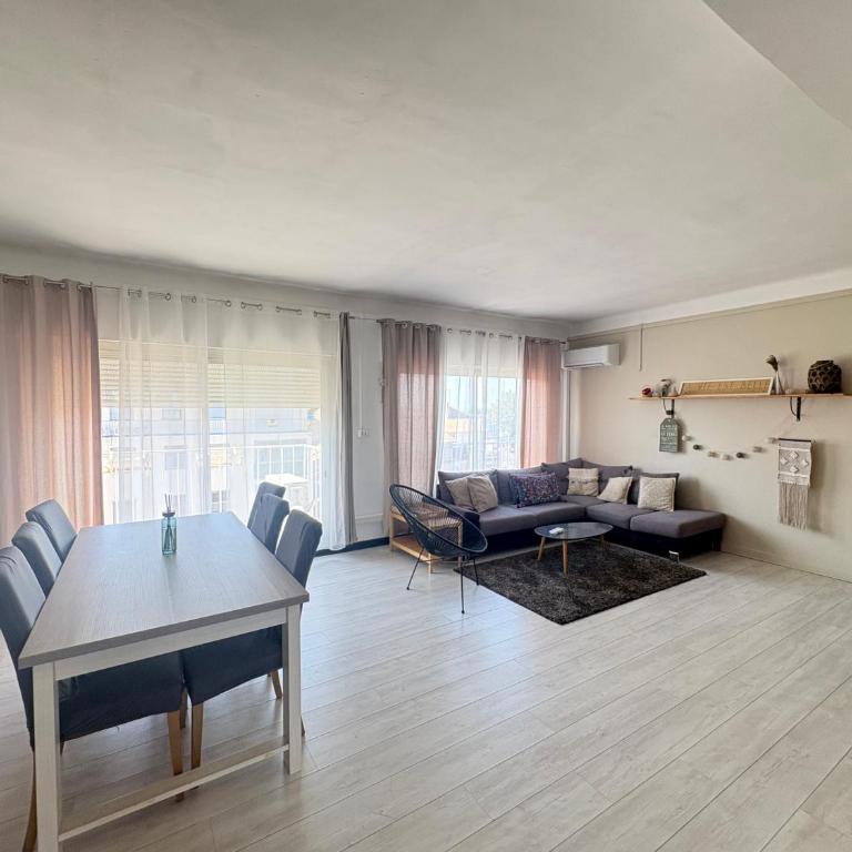 Le Saint pierre Appartement à 5 minutes à pieds du centre-ville - Two-Bedroom Apartment - 7