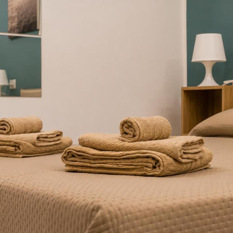 Affittacamere Central Torino - Double Room with Private Bathroom - 2