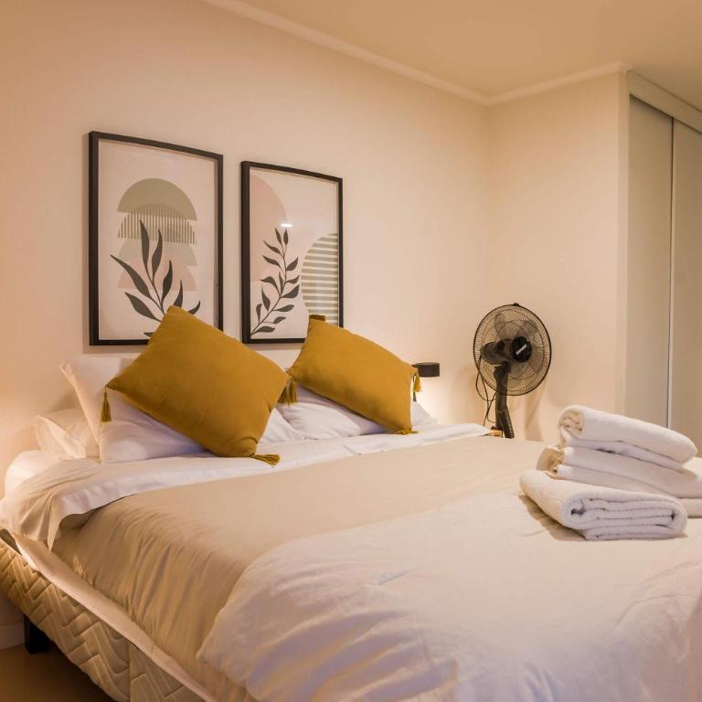 Elegant 1BR Urban Retreat in Santiago Modern Stay - Apartment - 3