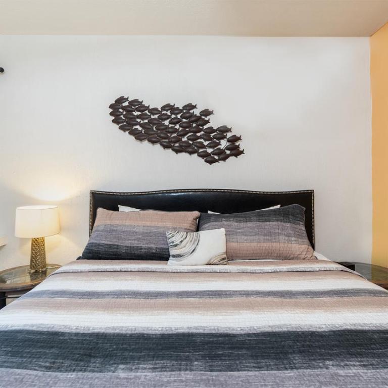 Inviting Oceanview 2BD/2BA Condo with Relaxing Coastal Vibes - Casa - 17