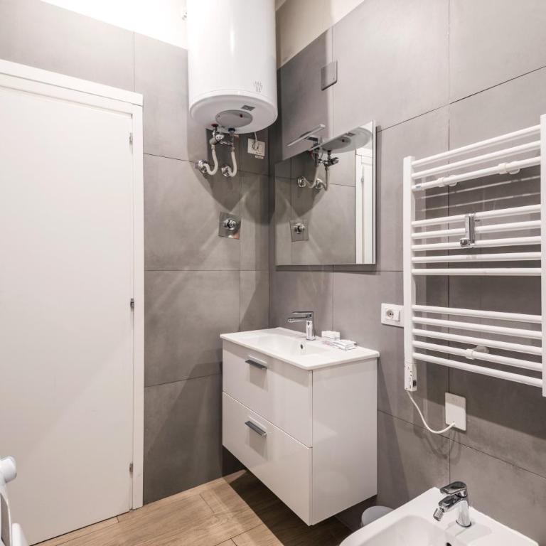 C1 Top Class Apartments, 2 camere delux, max 6 persone distante 15 minuti a piedi da Fontana di Trevi - Appartamento Deluxe con 2 Camere da Letto - 36