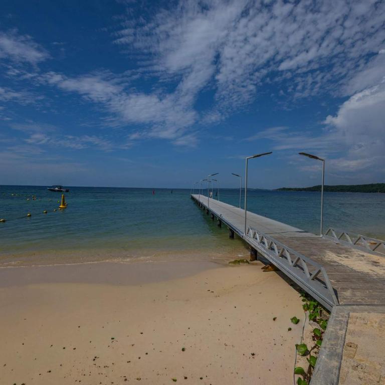 New! 3BR Ocean View apt at Calablanca B6 - Three-Bedroom Apartment with Ocean View - 29
