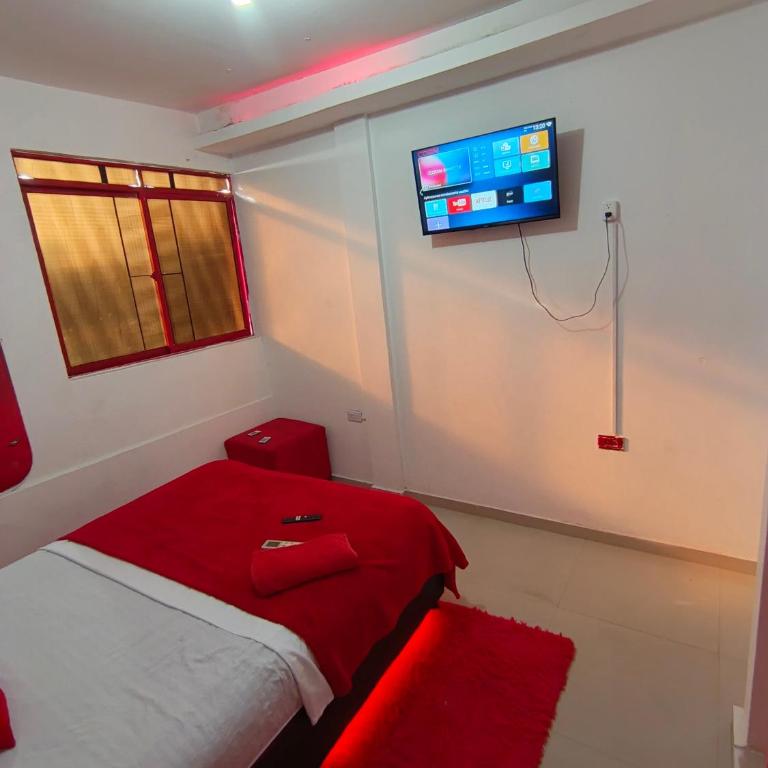 Cozy 5 Bedroom, 6 Bathroom Apartment - One-Bedroom Apartment - 6