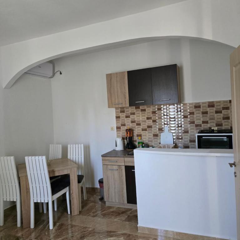 Relax Apartments - Deluks Apartman s 1 Spavaćom Sobom i Pogledom na Vrt - 10