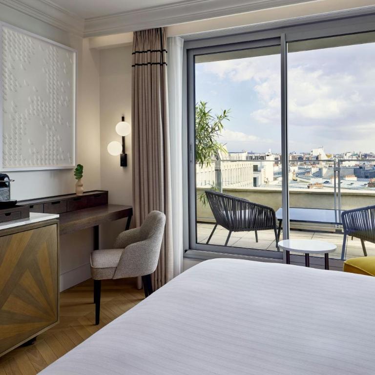 Paris Marriott Champs Elysees Hotel - Chambre Lit Queen-Size avec Terrasse - Vue sur Ville - 4