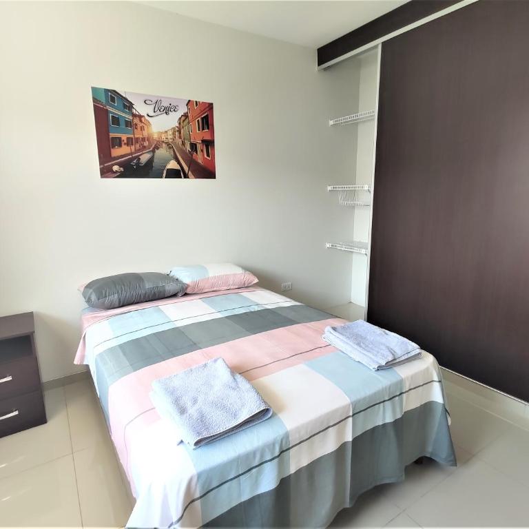 Casa Barcelona - Three-Bedroom House - 2
