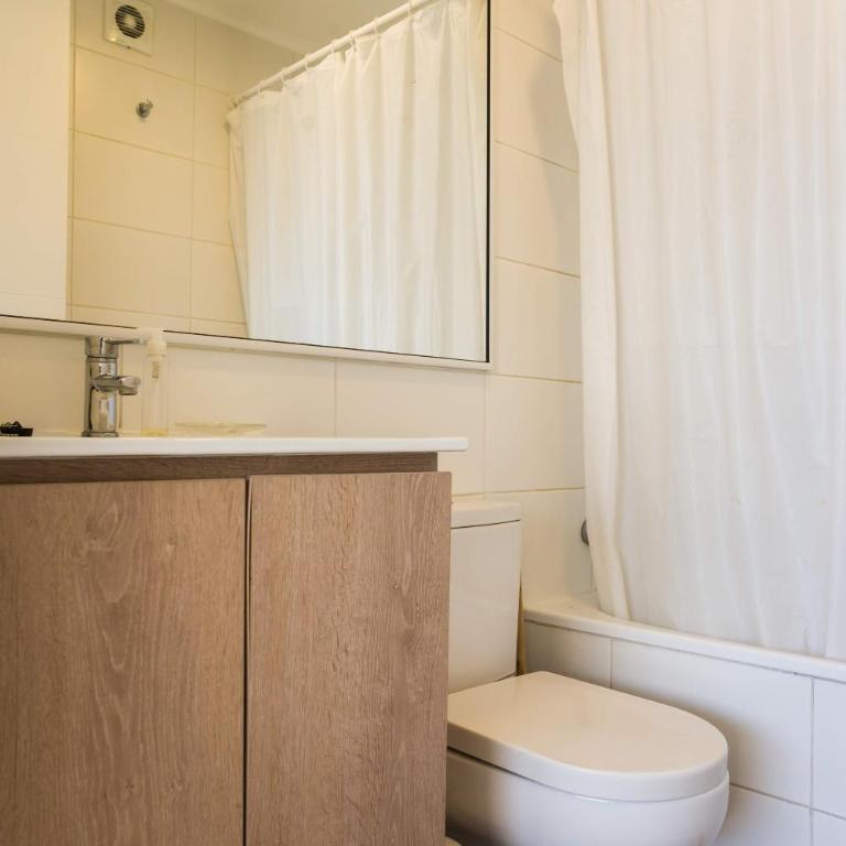 Central Chic 1BR Steps from Metro & Attractions - Apartment - 22
