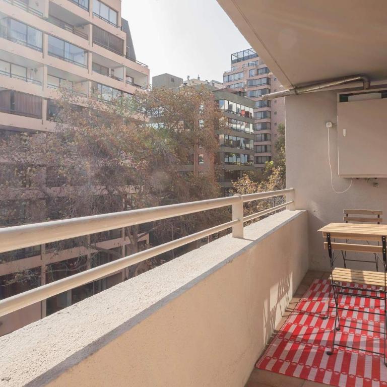 Stylish 1BR in Las Condes Pool and Free Parking - Apartment - 21