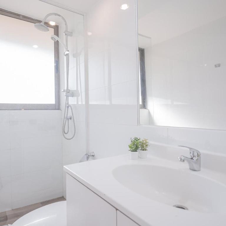 Stylish 1BR in Las Condes Pool and Free Parking - Apartment - 22
