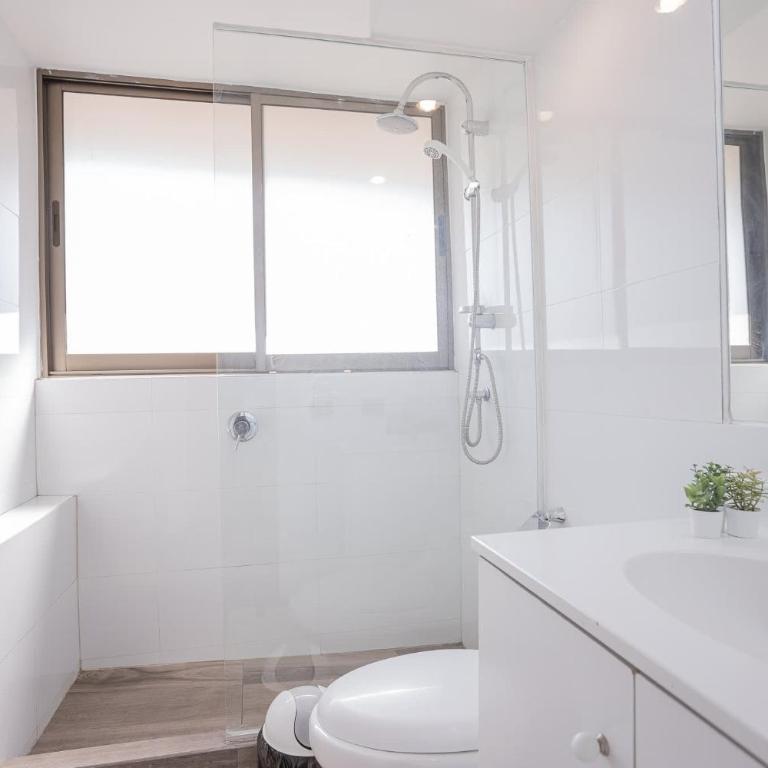 Stylish 1BR in Las Condes Pool and Free Parking - Apartment - 24