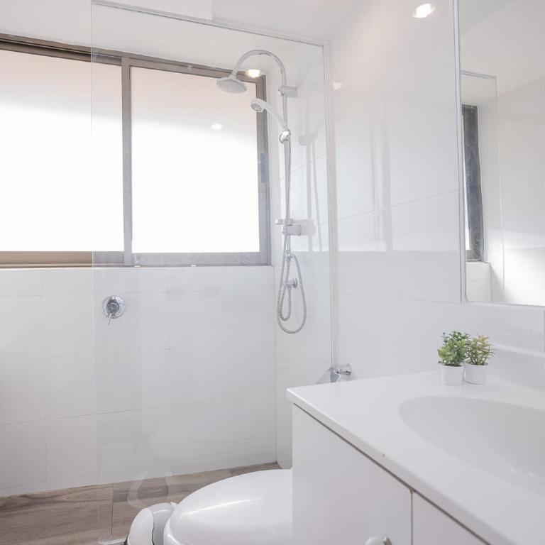 Stylish 1BR in Las Condes Pool and Free Parking - Apartment - 25
