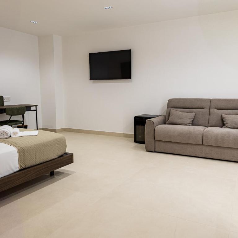 Villa delle Rose Pompei Rooms and Suite - King Suite with Spa Bath - 4