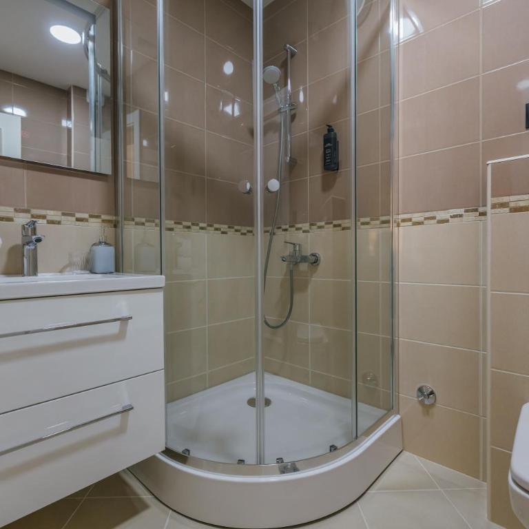 Lusso Apartments - Deluks Studio sa Queen Krevetom - 1