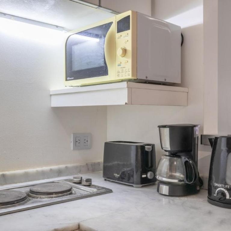 Ideal para ejecutivos con cochera, sala de conferencias, gym, pileta y seguridad 24hs - One-Bedroom Apartment - 24