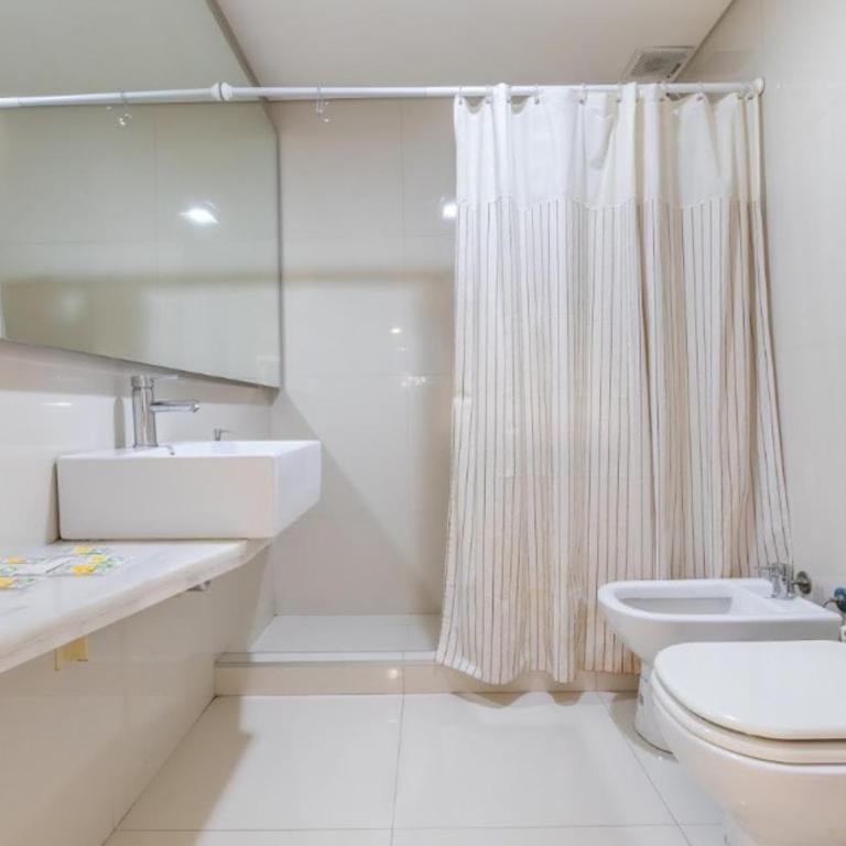 Ideal para ejecutivos con cochera, sala de conferencias, gym, pileta y seguridad 24hs - One-Bedroom Apartment - 39