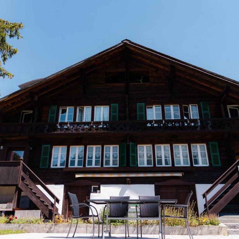 Cosy Swiss Apartment - Three-Bedroom Apartment with Eiger View - 1