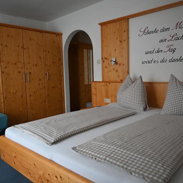 Gästehaus Pürstl-Kocher - Doppelzimmer mit Balkon - 1