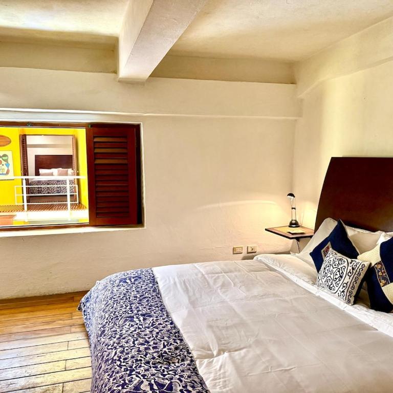 Calamari Homes - El Porvenir 205 - Walled City - Three-Bedroom Apartment - 10