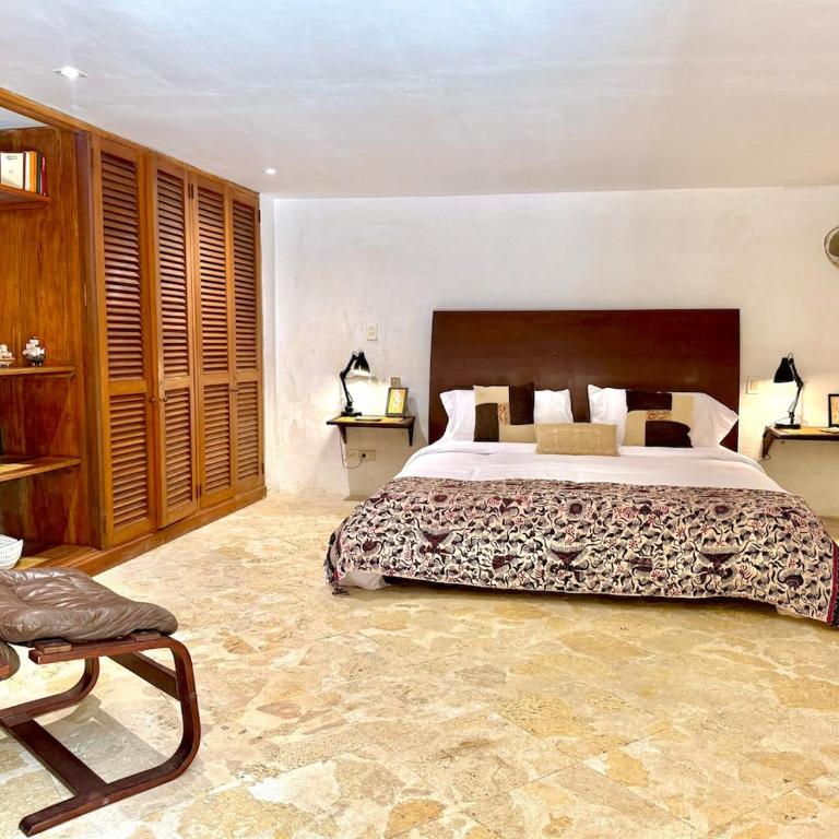 Calamari Homes - El Porvenir 205 - Walled City - Three-Bedroom Apartment - 14