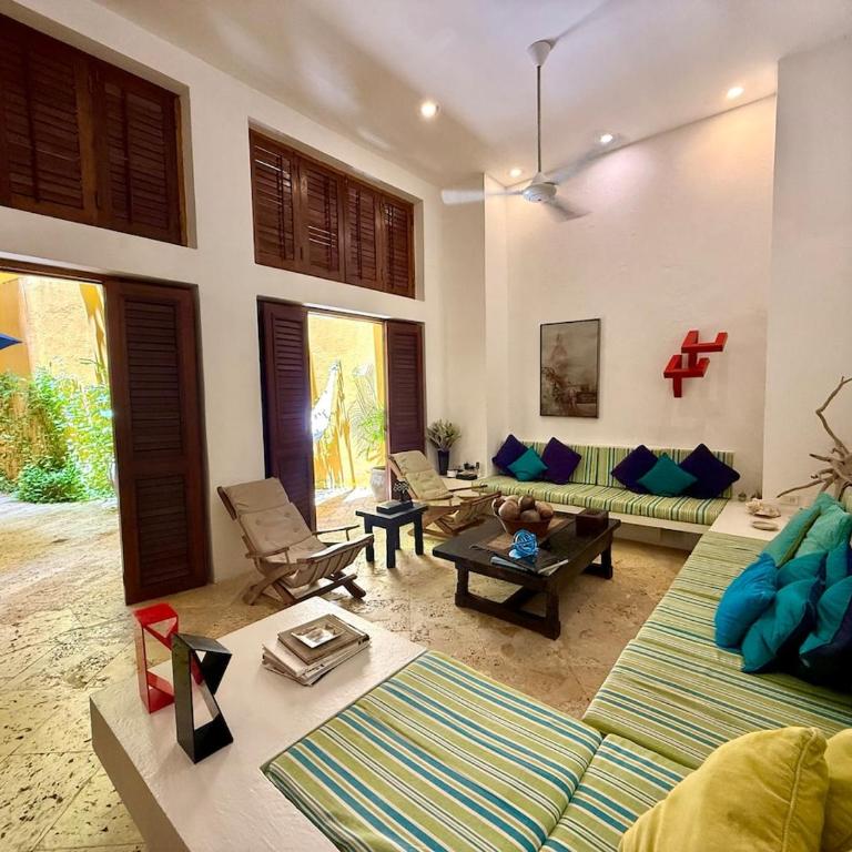 Calamari Homes - El Porvenir 205 - Walled City - Three-Bedroom Apartment - 29