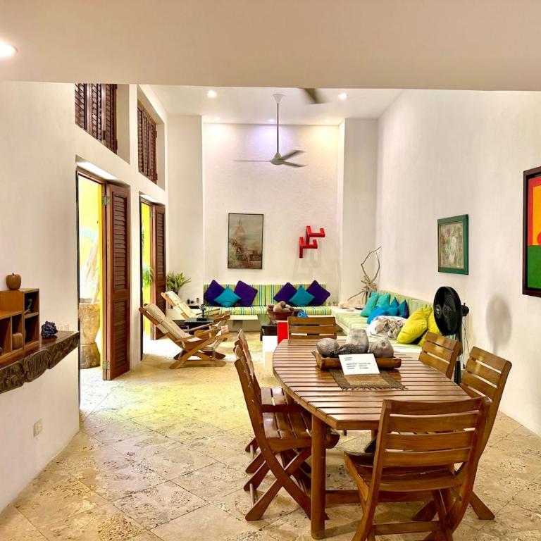 Calamari Homes - El Porvenir 205 - Walled City - Three-Bedroom Apartment - 31