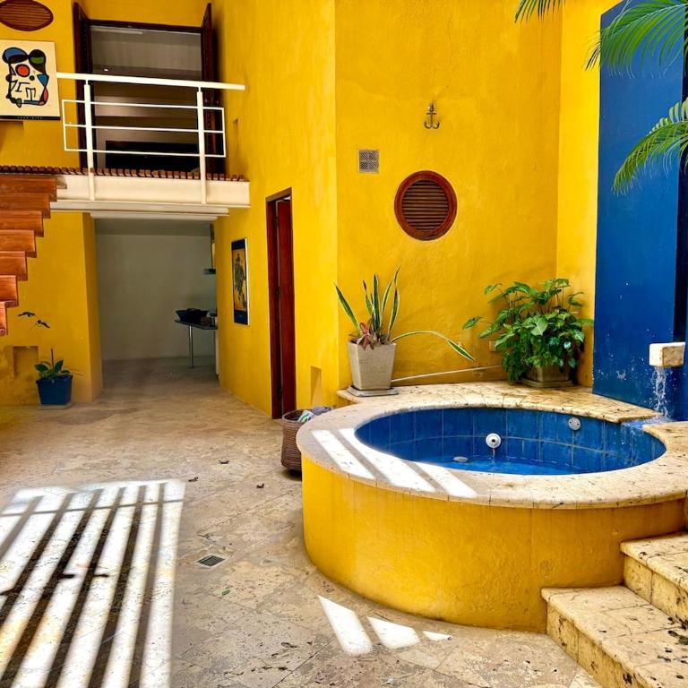 Calamari Homes - El Porvenir 205 - Walled City - Three-Bedroom Apartment - 33