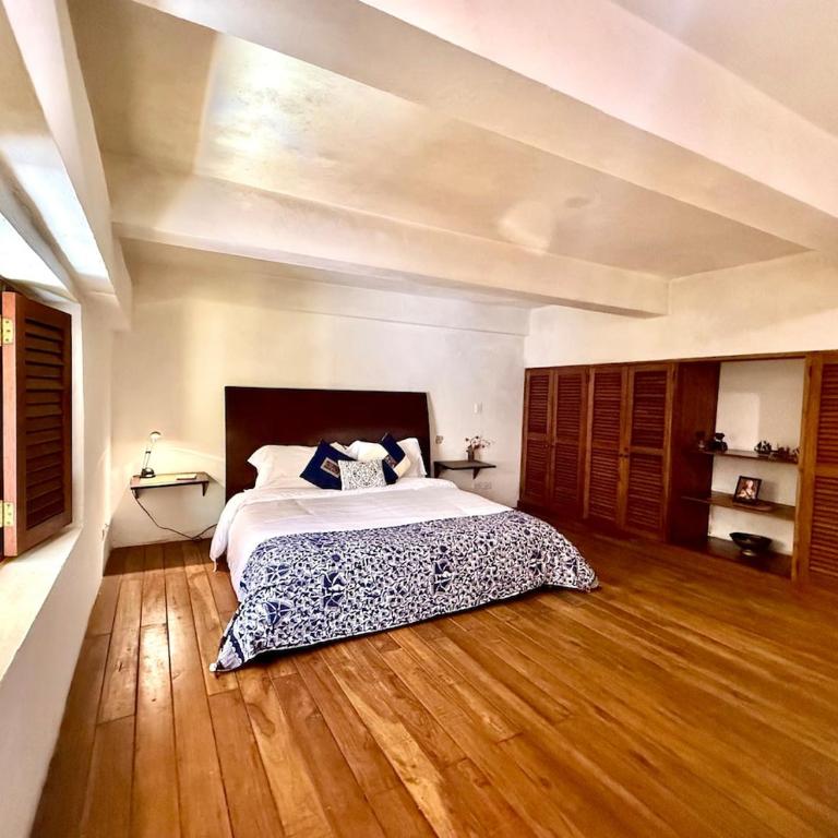 Calamari Homes - El Porvenir 205 - Walled City - Three-Bedroom Apartment - 35