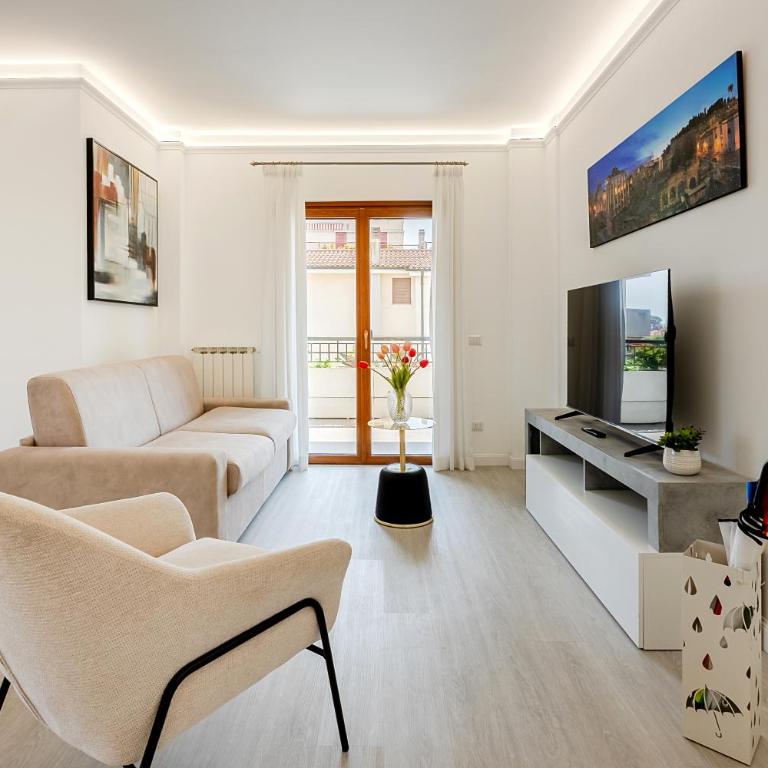 La Casa del Tomo - Metro A - Parcheggio Privato - 6 ospiti - Appartamento con 2 Camere da Letto - 79