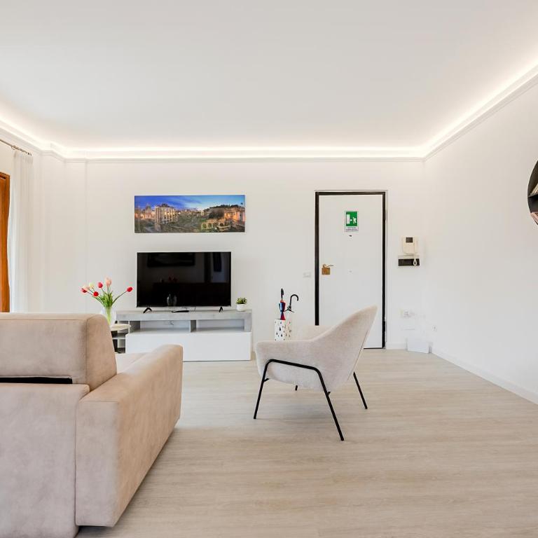 La Casa del Tomo - Metro A - Parcheggio Privato - 6 ospiti - Appartamento con 2 Camere da Letto - 89
