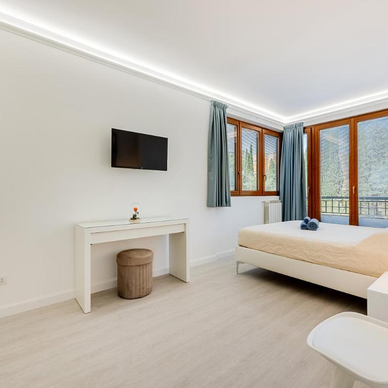La Casa del Tomo - Metro A - Parcheggio Privato - 6 ospiti - Appartamento con 2 Camere da Letto - 91