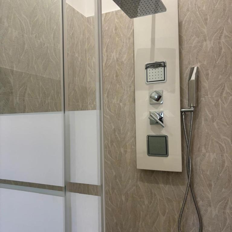 Sicily Rooms Living - Single Room with Private Bathroom - 6