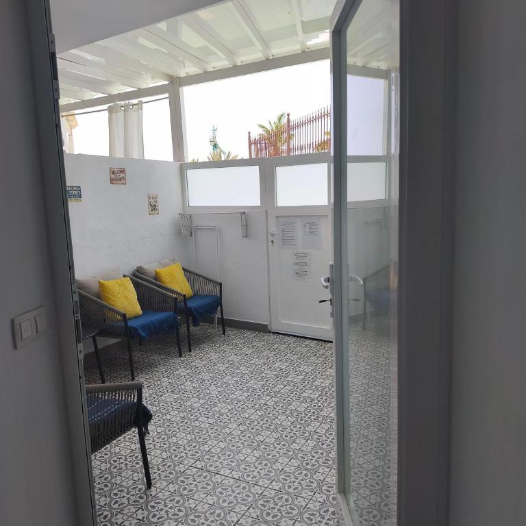 Central Apartment 4P Playa Chica Beach 2min WIFI - Apartamento - Planta baja - 4