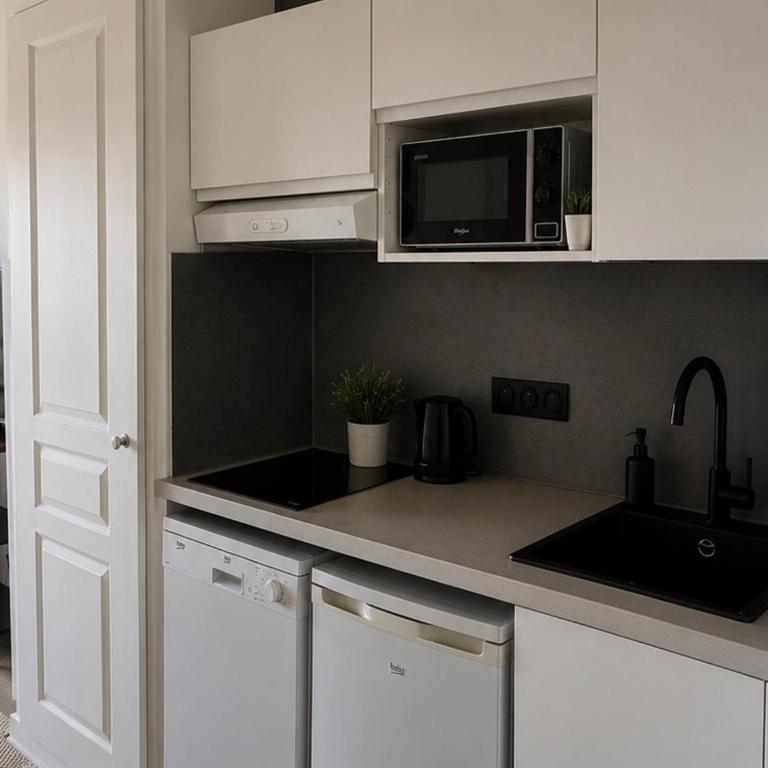 Cannes Beach Residence -Terrace- 2min to Beach - AC - WIFI - Pool - Appartement 1 Chambre - 5
