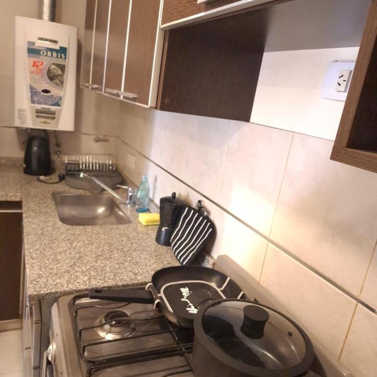 Metros de la terminal, top ubicacion, wifi rapido, cochera en frente - Apartamento de 1 dormitorio - 11